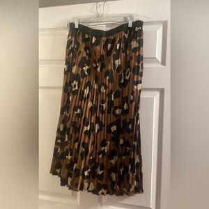 Pleated MIDI Skirt in Cheetah Print